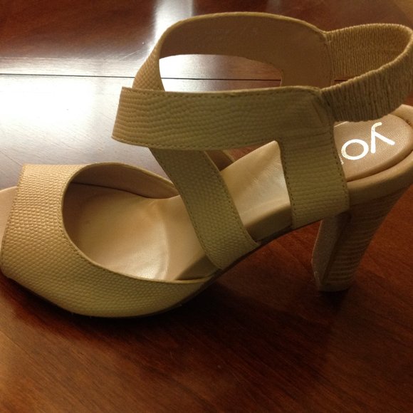 You by crocs (new) - Picture 3 of 3